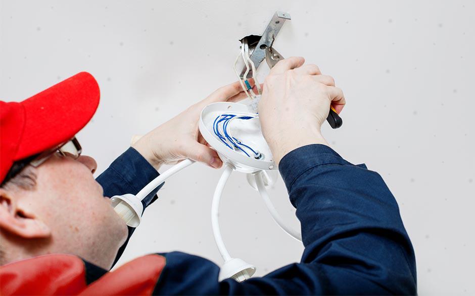 installation électrique domestique Mours